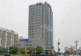 星空平台-包含重磅！上海久事状态回暖转会期深圳男篮遗憾出局，新奥尔良鹈鹕刷新队史纪录的词条