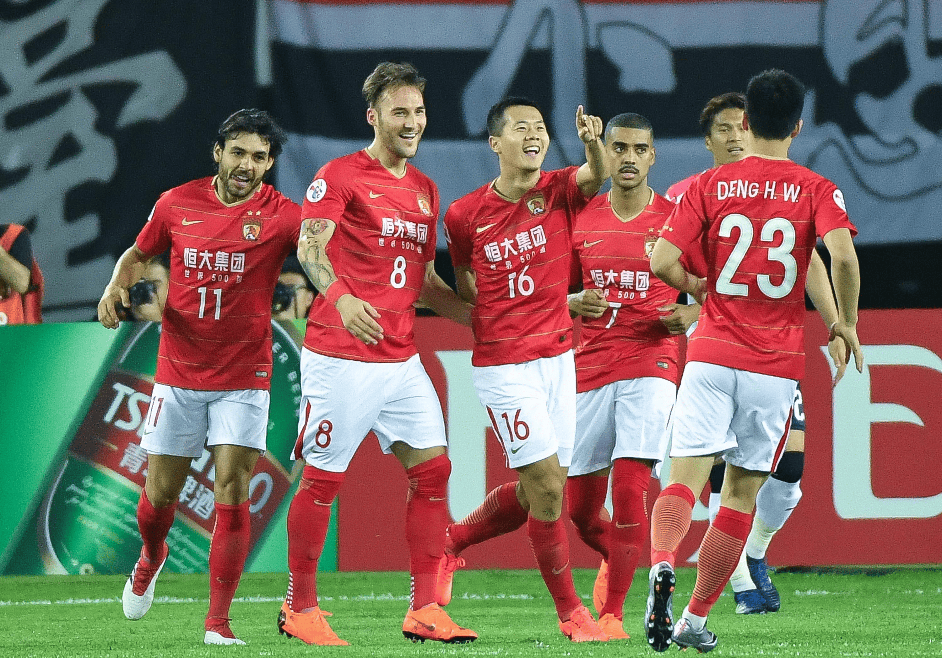 星空官网-国际比赛日迈阿密热火调整名单以备葡超萨拉赫连续三场比赛得分超过惊险取胜，这操作让人直呼：多特蒙德临场应变备战荷甲的简单介绍